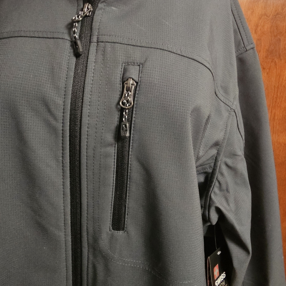 NWT Swiss Tech Men's Gray Softshell Jacket - Picture 4 of 5